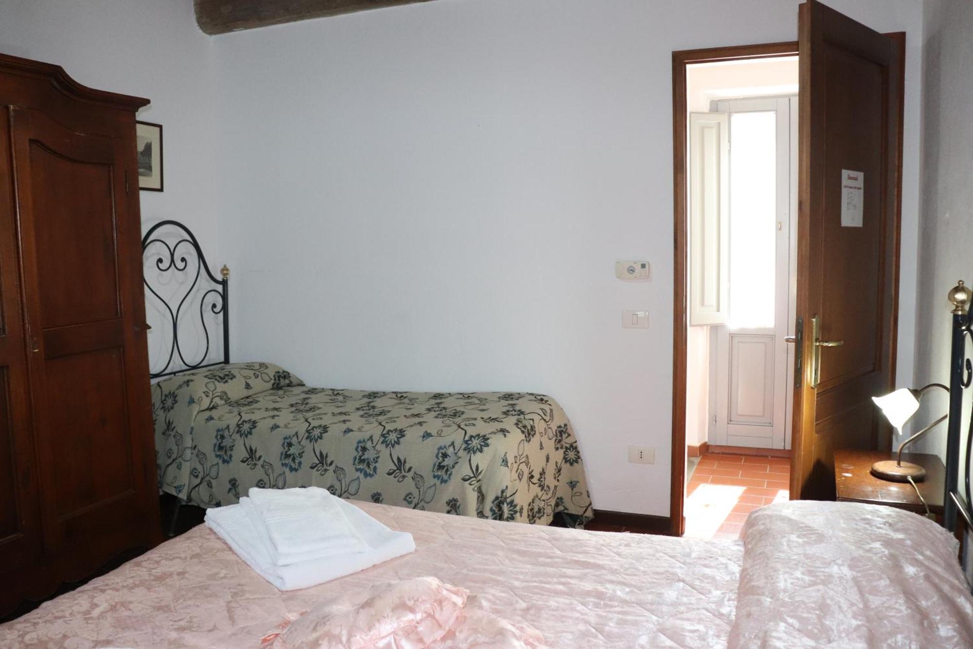 Badia Il Vingone Guest House Citta di Castello Bagian luar foto