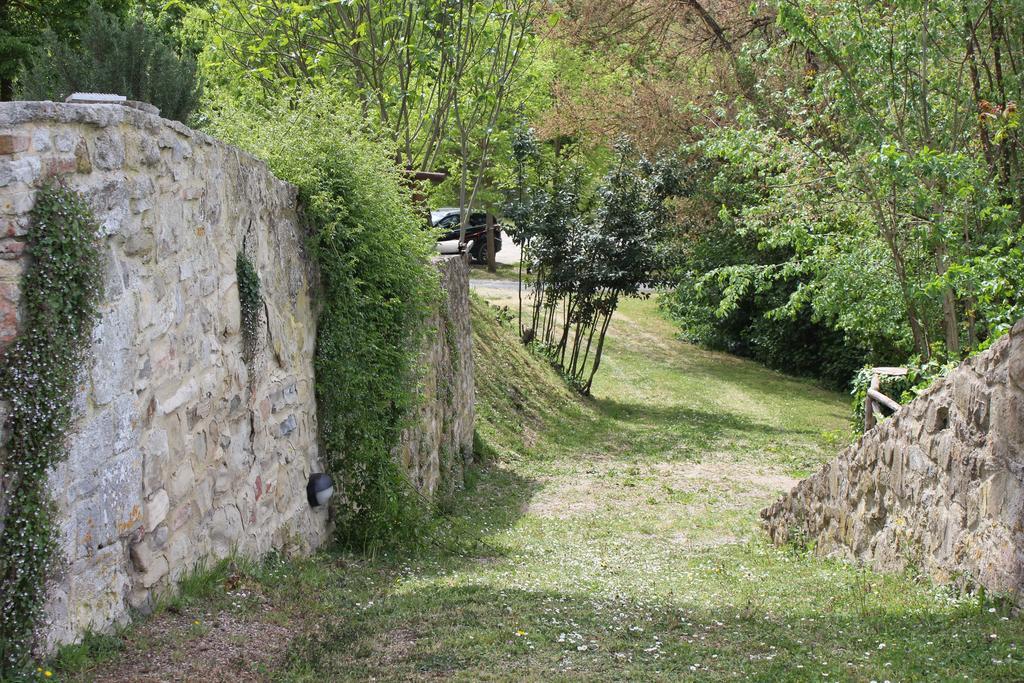 Badia Il Vingone Guest House Citta di Castello Bagian luar foto