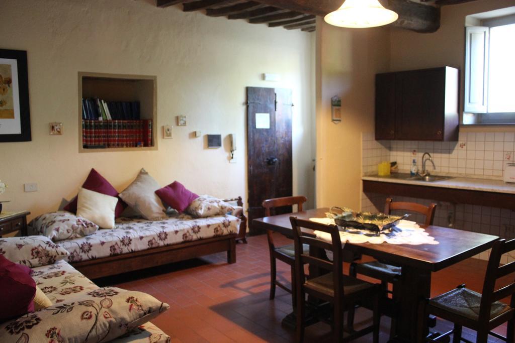 Badia Il Vingone Guest House Citta di Castello Bagian luar foto